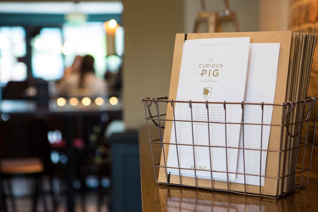 The Curious Pig In The Parlour Burstow Exterior foto